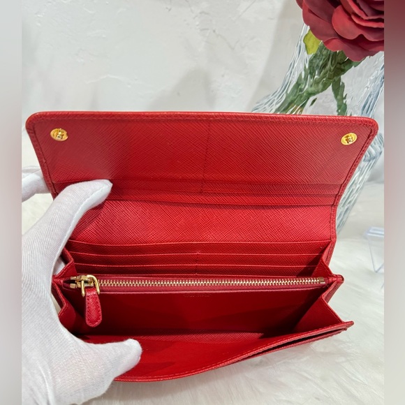 PRADA Saffiano Leather Bifold Wallet GUC - Picture 4 of 16